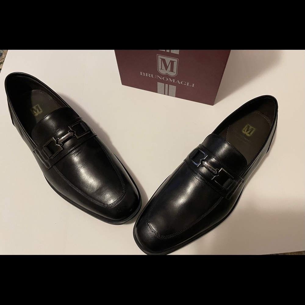 Men’s dress shoes, only tried on. Never worn outside.